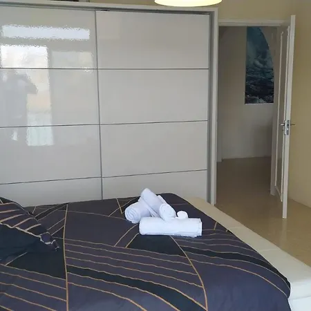 Sea View 2 Bedroom *