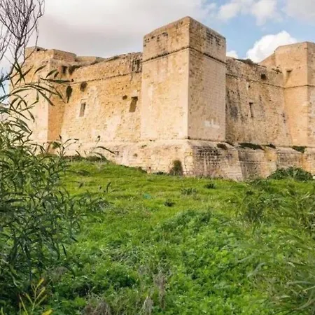 Sea View 2 Bedroom דירה