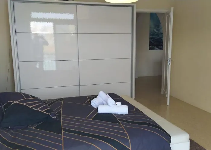 Sea View 2 Bedroom *