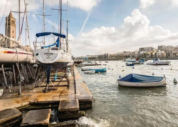 Sea View 2 Bedroom *