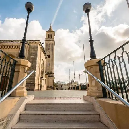 Sea View 2 Bedroom * Marsaskala