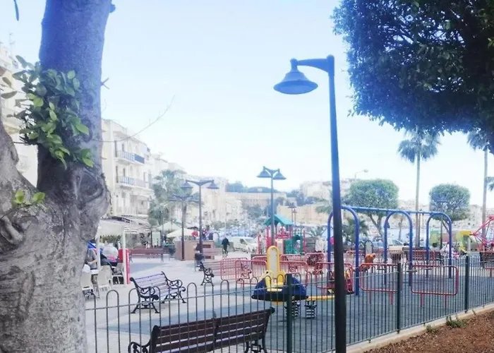 Sea View 2 Bedroom *